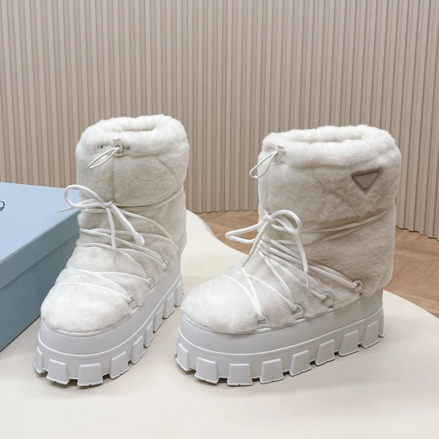 PR Fluffy Half Boots